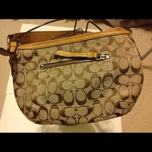 Coach Hobo Signature